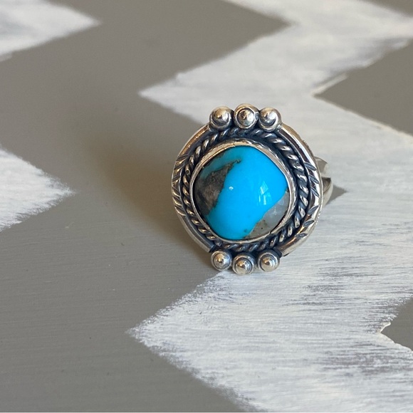 Vintage Native American Turquoise Sterling Silver Ring - Picture 12 of 12